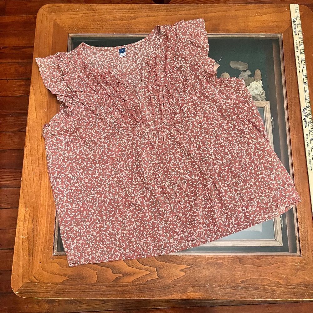 Old NavyโXL Pink Floral Top Light And AiryโRuffles - Picture 1 of 13
